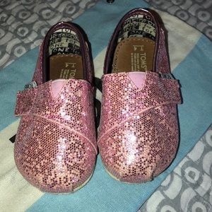 Toms Shoes - Pink Glitter Toms reposhed Toms Shoes - Pink Glitter Toms reposhed